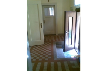 Słowacja Chata Zaważna Poruba / Závažná Poruba, Zewnątrz